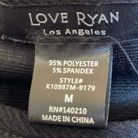 Black blouse size M - Picture 3 of 3